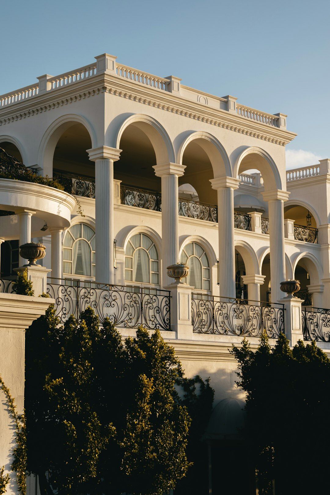 celebrity mansion exterior